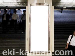 JR／新橋駅／地下1階／№37駅看板・駅広告、写真2
