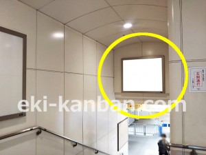 ゆりかもめ　汐留駅／ホーム階段／№1駅看板・駅広告、写真2