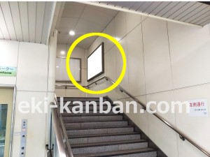 ゆりかもめ 汐留駅/ホーム階段/№2駅看板・駅広告、写真3