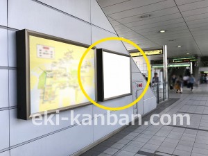 ゆりかもめ　新橋駅／デッキ階／№7駅看板・駅広告、写真2