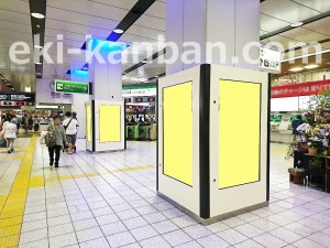 京王／新宿駅／新宿K-DGピリエ№DG駅デジタルサイネージ・駅広告、写真1