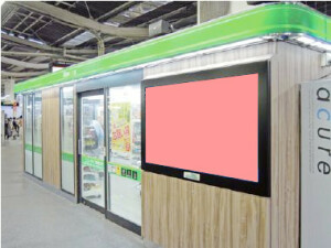 JR／船橋駅／NewDaysビジョン№D駅デジタルサイネージ・駅広告、写真3