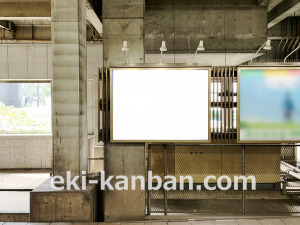 JR／信濃町駅／緩行下り前／№1駅看板・駅広告、写真3