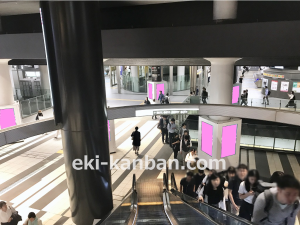 東急／渋谷駅／TOQサイネージピラー 東横線渋谷駅ヒカリエ改札前 S期 7日間№7駅デジタルサイネージ・駅広告、写真3