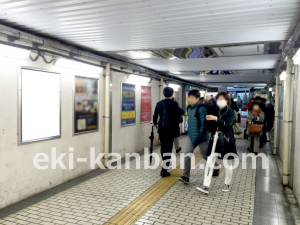 JR／高田馬場駅／A口道路側／№36駅看板・駅広告、写真1