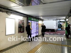 JR／高田馬場駅／A口道路側／№32駅看板・駅広告、写真1