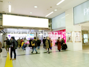 JR／池袋駅／東口／№81駅看板・駅広告、写真1