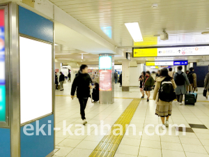 JR／池袋駅／中央通路／№4駅看板・駅広告、写真1