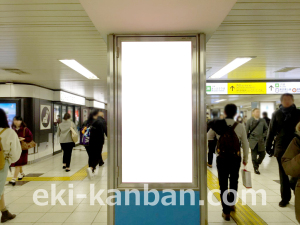 JR／池袋駅／中央通路／№127駅看板・駅広告、写真1