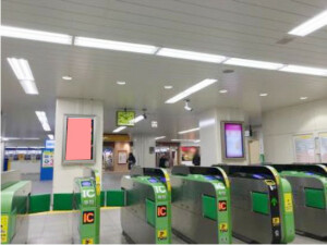 JR／西千葉駅／デジタルサイネージ改札外／№01駅デジタルサイネージ・駅広告、写真1