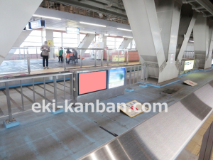 千葉都市モノレール　千葉駅／千葉駅55ＴＶ№55駅デジタルサイネージ・駅広告、写真2