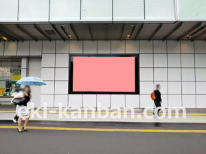 JR／新宿駅／SHINJUKU M-VISION 30秒放映 1週間№1駅デジタルサイネージ・駅広告、写真3