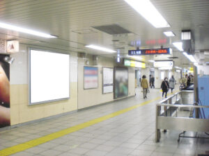 JR／池袋駅／南地下通路／№93駅看板・駅広告、写真1