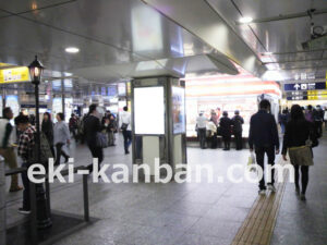 JR／横浜駅／中央通路／№17駅看板・駅広告、写真1