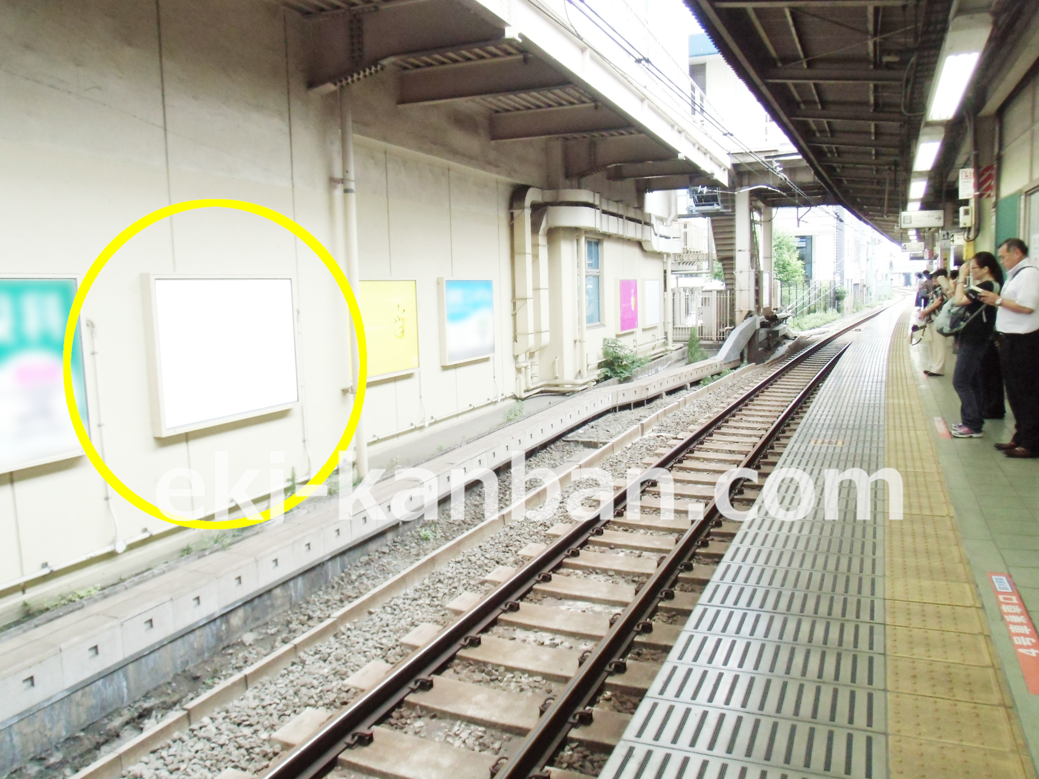 JR 荻窪駅の広告／JR 中央線快速 上り線路前 駅看板のご紹介です。