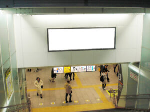 JR／浦和駅／列車ホーム／№27駅看板・駅広告、写真1