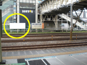 JR／東神奈川駅／横須賀線側／№26駅看板・駅広告、写真1