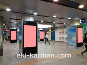 京急/横浜駅/京急ステーションビジョン・横浜 15秒放映№15駅デジタルサイネージ・駅広告、写真2