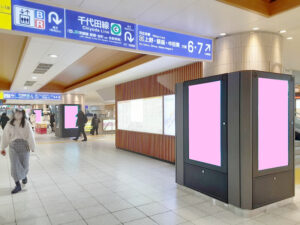 東武北千住サイネージピラー〈2階中央改札内コンコース〉
