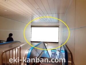 JR／千葉駅／3Ｆ改札階段／№4駅看板・駅広告、写真2