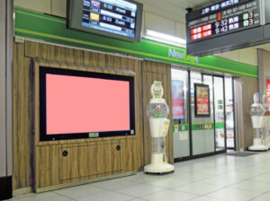 JR／赤羽駅／NewDaysビジョン№D駅デジタルサイネージ、写真3