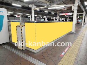 JR／海浜幕張駅／ホーム腰壁シート駅臨時広告・駅広告、写真2