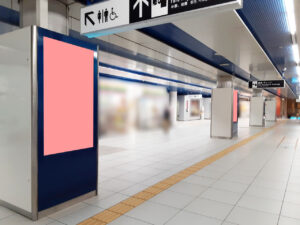 みなとみらい/みなとみらい駅/MMビジョン 7日間№7駅デジタルサイネージ・駅広告、写真2