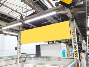 JR／新大久保駅／横断幕1（山手線ホーム）№1駅広告、写真2