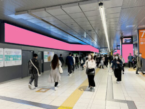 JR／新宿駅／JR 新宿駅 新宿BBB（スリービー）№BBB駅デジタルサイネージ、写真3