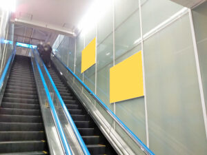 JR／浦和駅／集中貼りセレクト駅臨時広告（SPメディア）、写真3