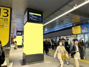 JR／新宿駅／新宿BLOCK（1社ジャック）№1駅デジタルサイネージ・駅広告、写真2