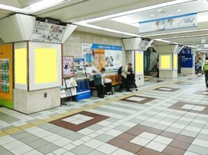 小田急　町田駅／町田ピラーボード駅ポスター・駅広告、写真2