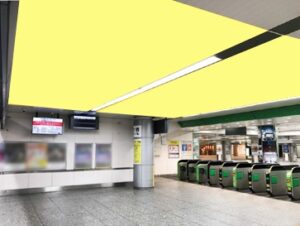 JR／横浜駅／横浜中央南改札フルラッピング（壁面シート）駅臨時広告・駅広告、写真2