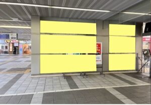 新百合ヶ丘駅 エレベーター広告