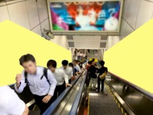 JR／秋葉原駅／秋葉原エスカシートBIG№BIG駅臨時広告・駅広告、写真2