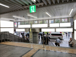JR/小岩駅/南口階段_駅看板イメージ