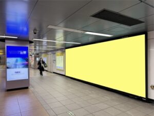 都営／新橋駅／新橋駅 プレミアムボード駅ポスター・駅広告、写真2