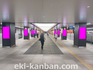 阪神 大阪梅田駅/梅田デジタルサイネージデジタルサイネージ、写真2