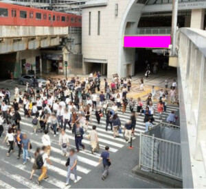 阪急 大阪梅田駅/阪急梅田エントランスビジョンデジタルサイネージ、写真2