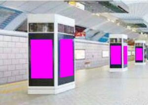 Osaka／Metro（大阪メトロ）　梅田駅／梅田ホームビジョンデジタルサイネージ、写真1