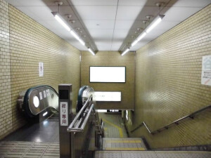 Osaka／Metro（大阪メトロ）　谷町四丁目駅／中央線谷町四丁目駅№2-415№415駅看板・駅広告、写真2