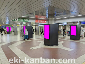 Osaka／Metro（大阪メトロ）　淀屋橋駅／淀屋橋駅 ネットワークビジョンデジタルサイネージ、写真2